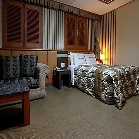 Rampart Hotel Szuvon Kültér fotó